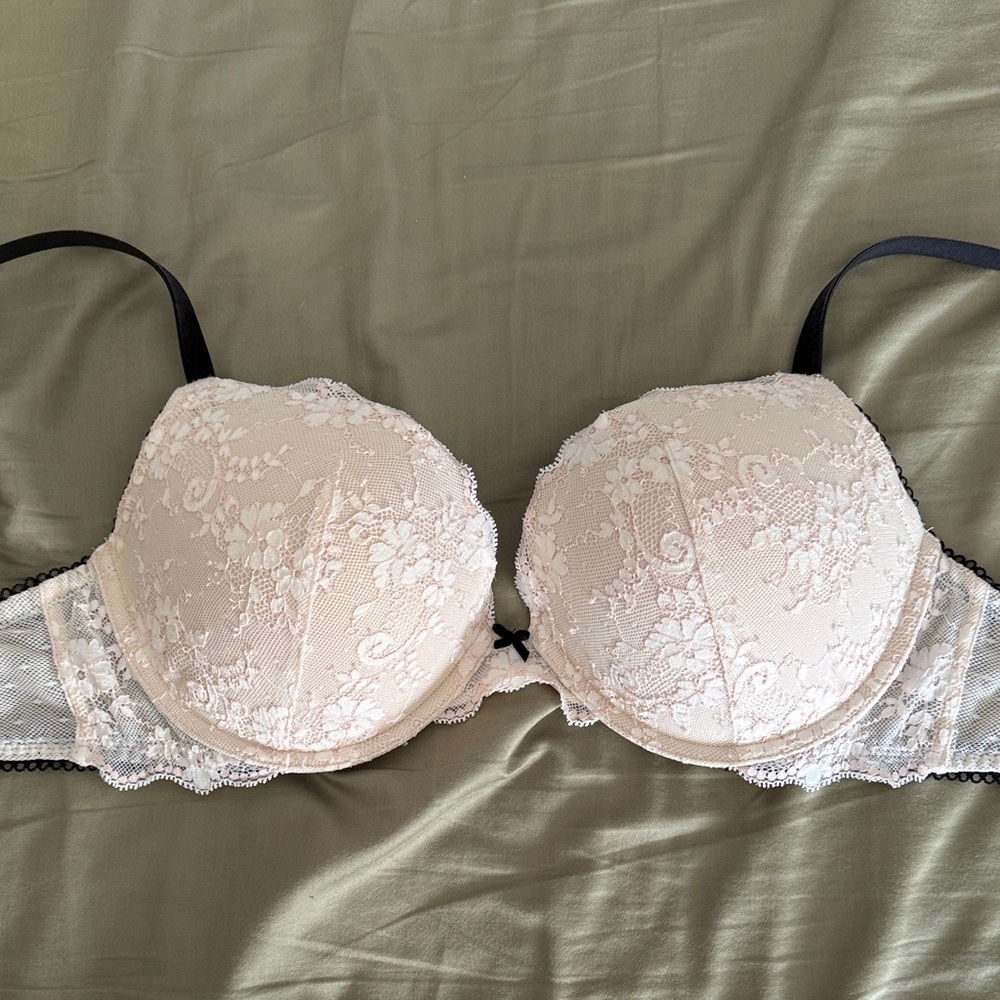 Victoria's Secret Dream Angels Lace Bra